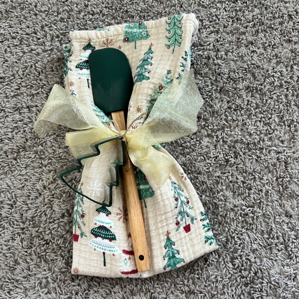 Christmas Kitchen Utensil Set Spatula Cookie Cutter Tea Towel Gift holiday